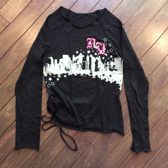 Gathered Side Urban Skyline Shirt